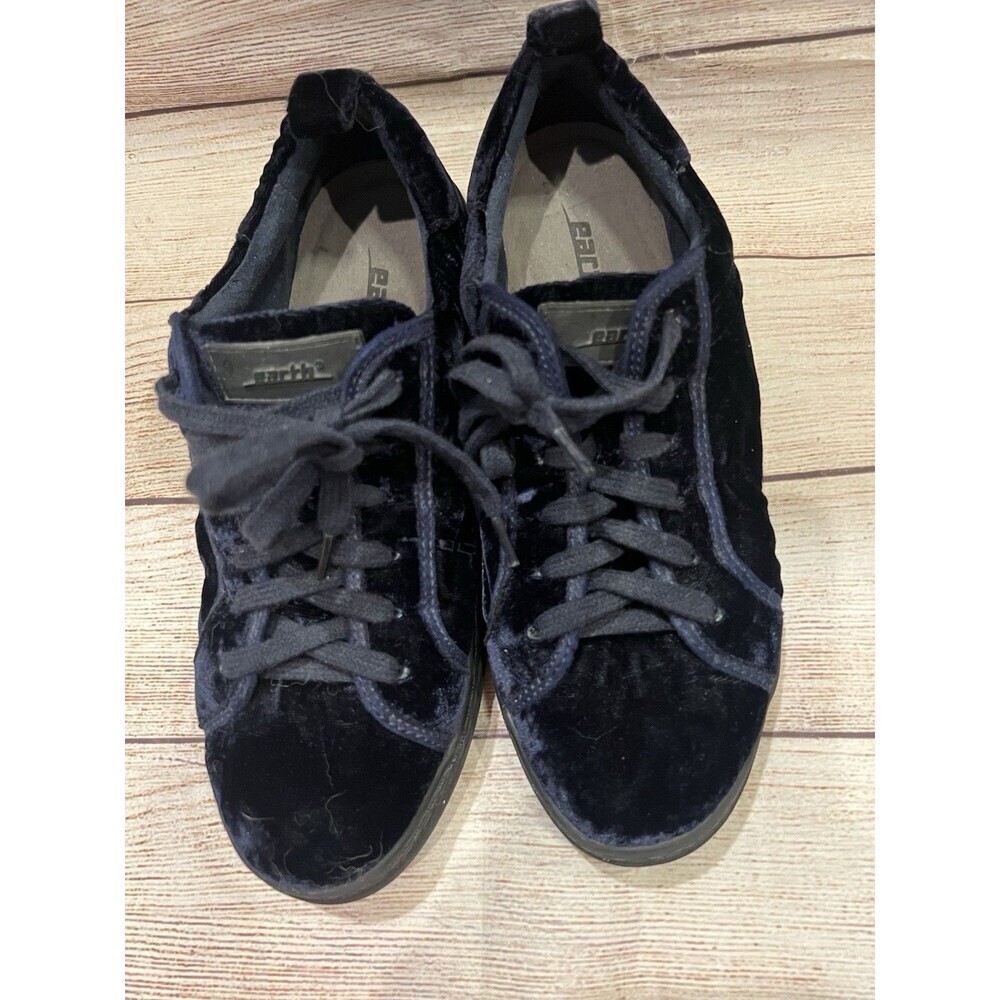 EARTH Zinnia Navy Blue velvet sneakers Women’s Size 7 - Picture 8 of 8